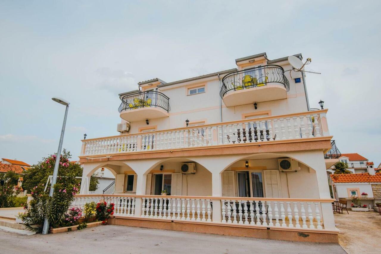 Apartmani Tamaris Vodice Extérieur photo