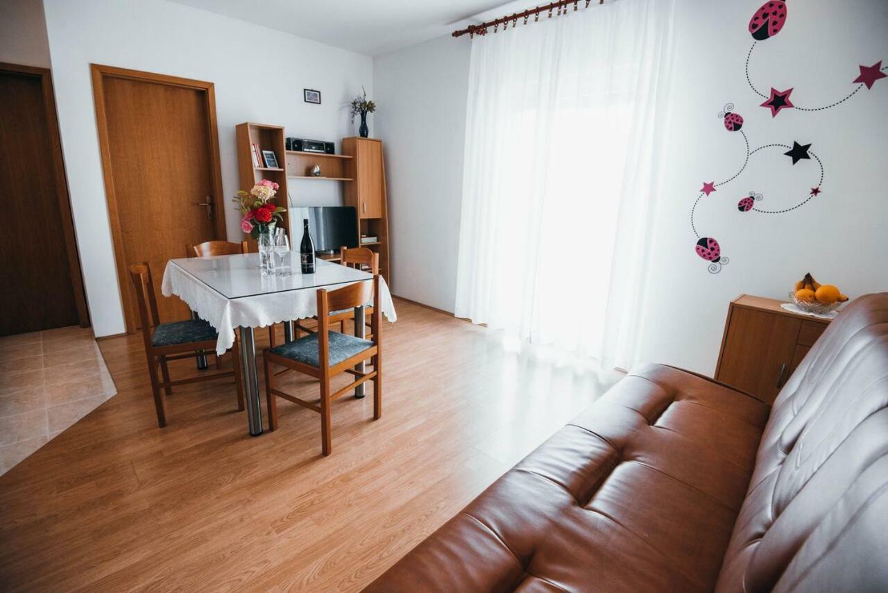 Apartmani Tamaris Vodice Extérieur photo